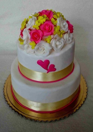 Svadobná torta s ružami